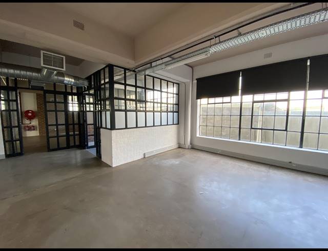 280M² OFFICE TO LET IN SALT RIVER